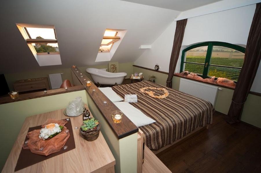 Hotel Vinohrad Milotice Ngoại thất bức ảnh