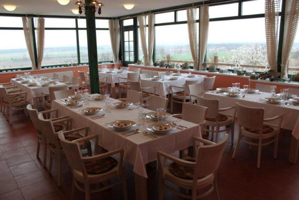 Hotel Vinohrad Milotice Ngoại thất bức ảnh